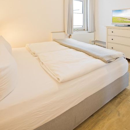 Haus Menno Janssen - Ferienwohnung Bella Norderney Exterior foto